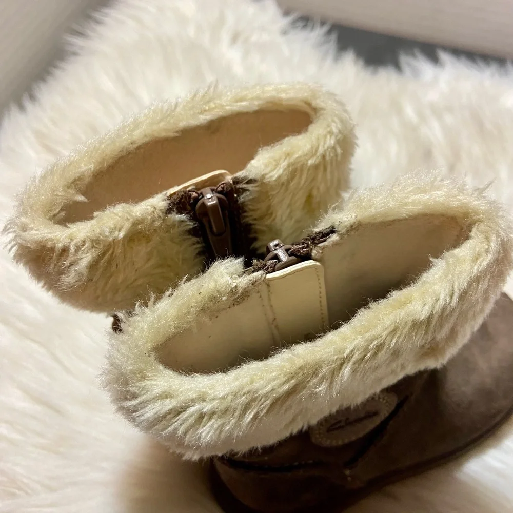 CLARKS suede faux fur toddler boots